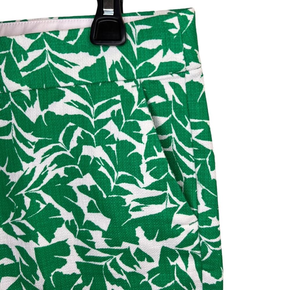 J. Crew Women's Green White Leaf Floral Pattern Short Size 6 Tropical Hawaiian - Picture 4 of 16